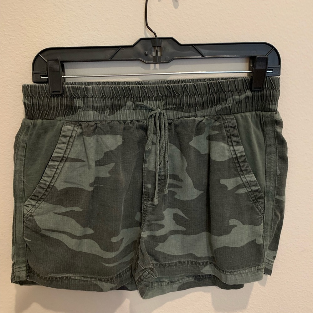 Splendid camp shorts size small